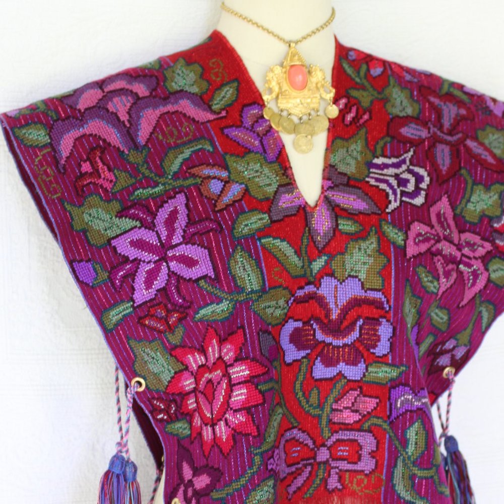 SOLD Vintage Needlepont tassel fringe woven ethnic floal aztec vest poncho - Picture 6 of 10